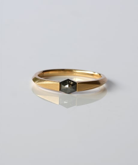 One of kind / Natural Diamond Ring ＜K18YG＞ -R275YG