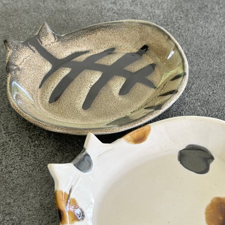 UMESHISO工房 ねこ楕円小皿