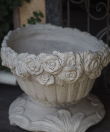 Rose Planter   Antique White