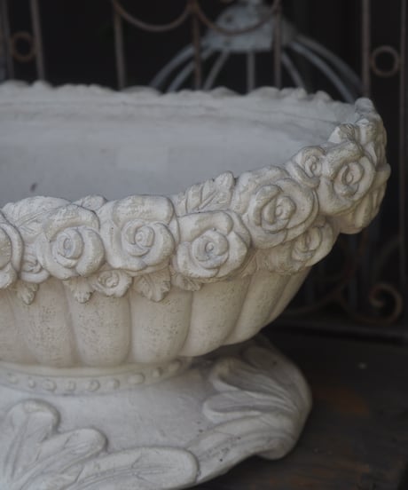 Rose Planter   Antique White