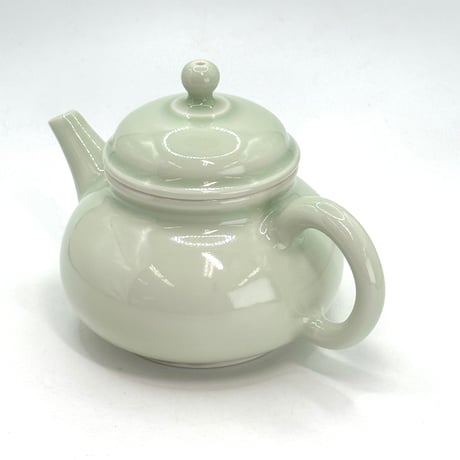 前川淳蔵 Junzo Maekawa 青磁茶壺　ST1218