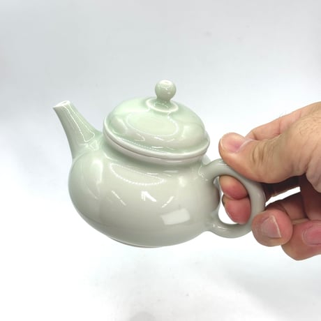 前川淳蔵 Junzo Maekawa 青磁茶壺　ST1218