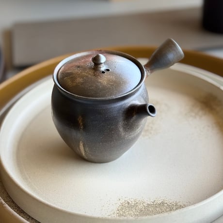 水野陽景 Yokei Mizuno  炭化窯変 緋襷柿型 小茶注　ST1198