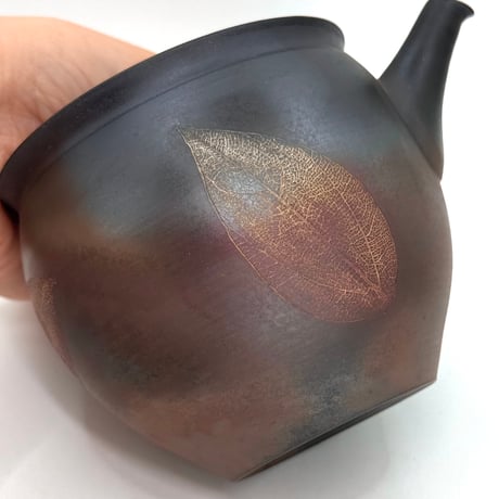 水野陽景 Yokei Mizuno  火窯変 白木ノ葉紋 茶注(柿型 大) 　ST1283