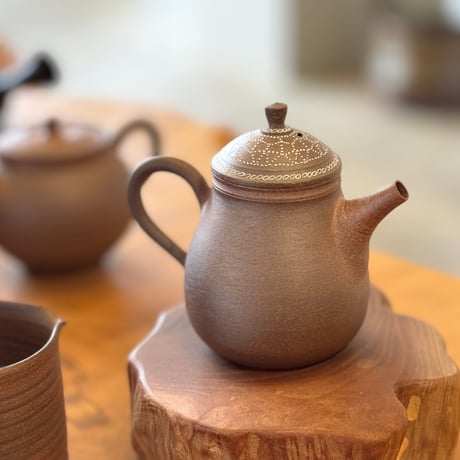 小北條 Kohokujo 焼締 象嵌印籠蓋 茶注　ST1329