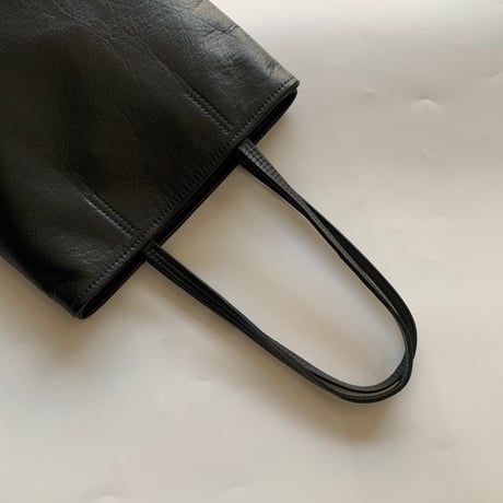 unisex / CURA /  薄マチレザーショルダーバッグ