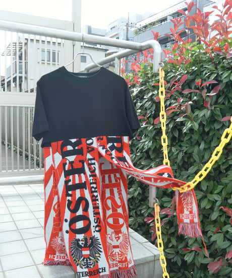 ANDREA CREWS scarf docking tee