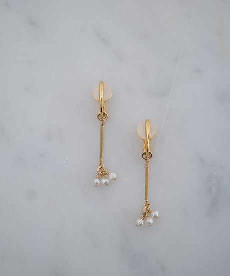 Tiny flatbar 3 earring