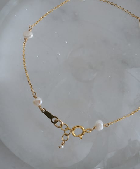 Flow station bracelet