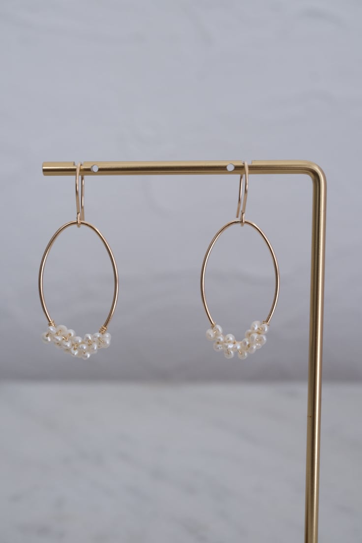 Seed oval hook pierce | AURA