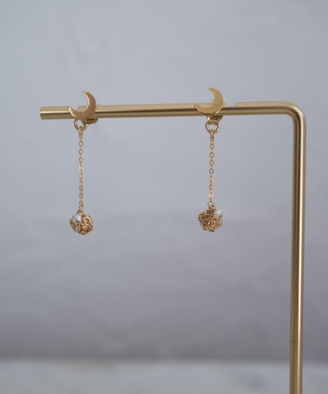 Tsuki x Crochet back catch pierce