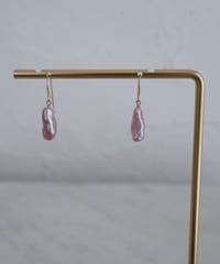 Mauve hook pierce