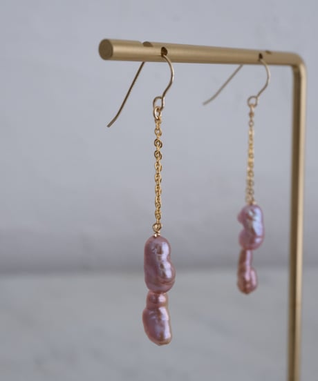 Mauve cherry pearl pierce