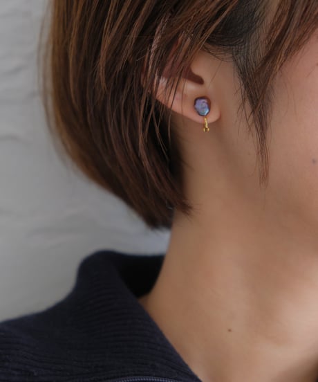 Marron stud earring