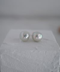Akoya GY stud pierce 9mm