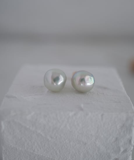 Akoya GY stud pierce 9mm