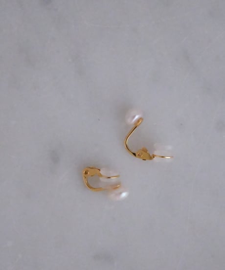 Poppy stud earring