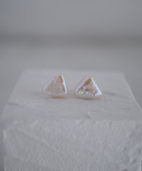 Triangle stud pierce