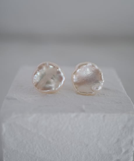 petal LL stud pierce