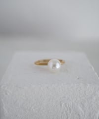Akoya WH liner earcuff M