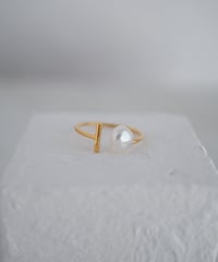 Poppy T ring
