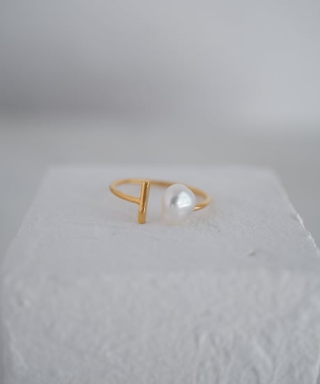 Poppy T ring