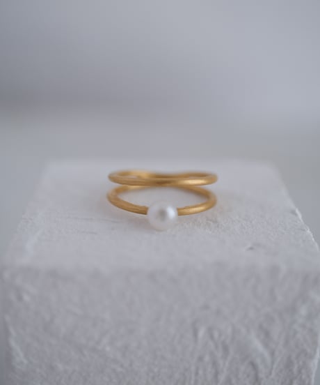 Tiny W ring