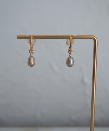 Egg Bronze earring
