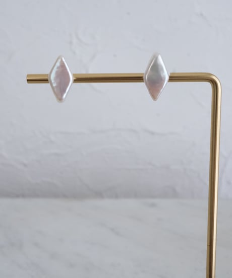 Diamond stud pierce