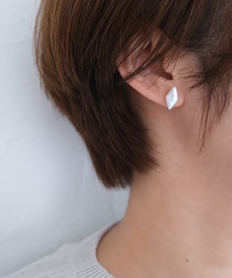 Diamond stud pierce