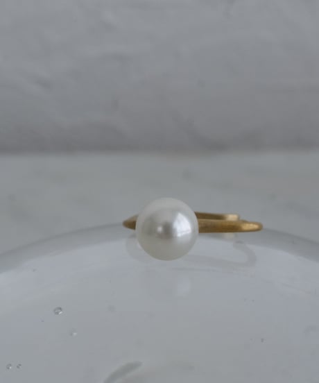 Akoya WH liner earcuff M