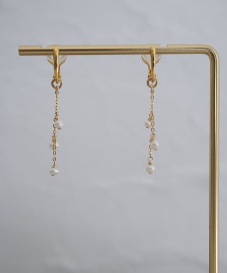 Tiny flatbar 3 earring