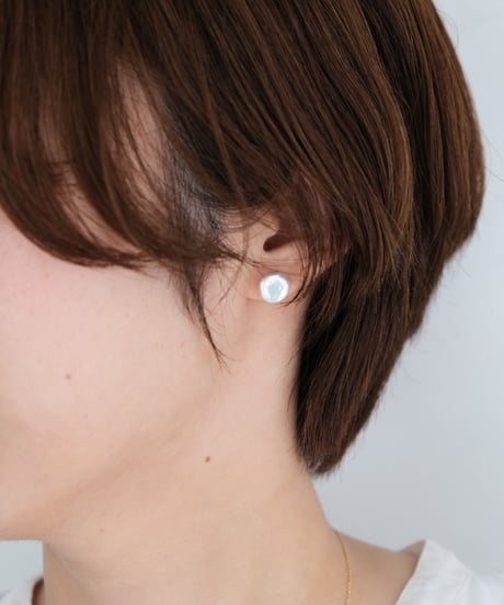 Petal stud pierce