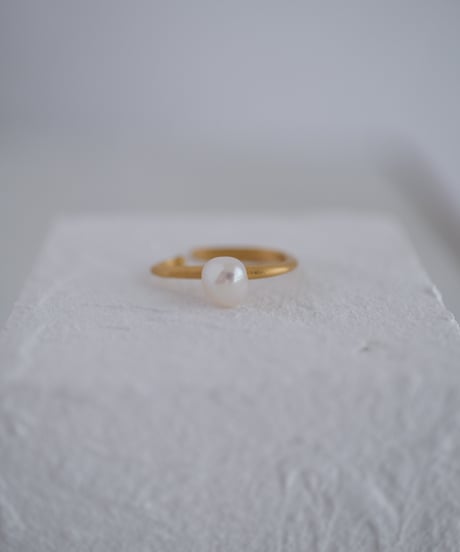 Poppy liner earcuff