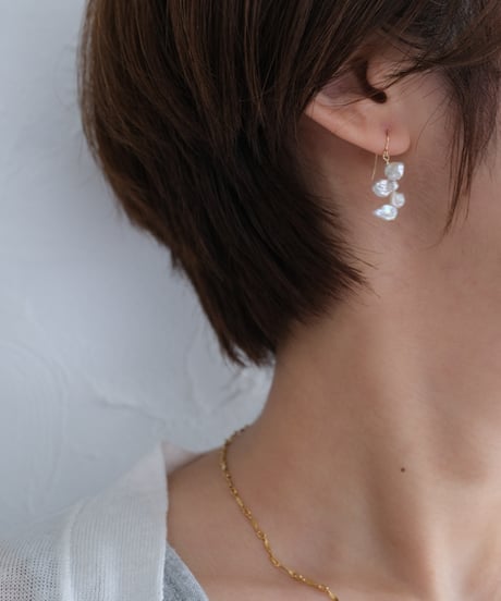 petal random hook pierce