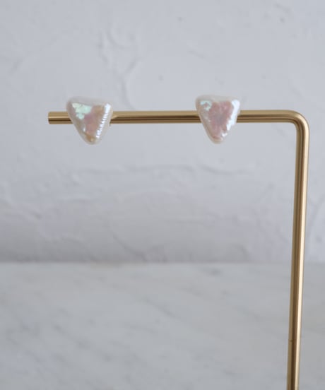 Triangle stud pierce