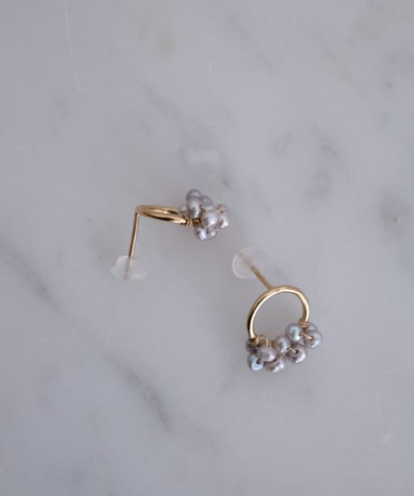 Seed GY circlestud pierce