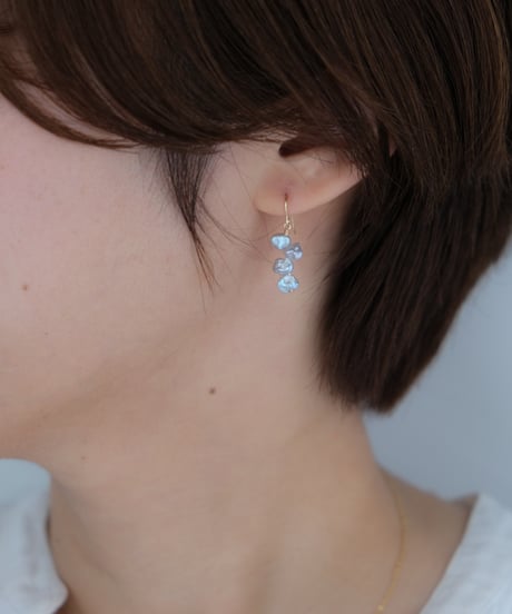 Petal random GY hook pierce