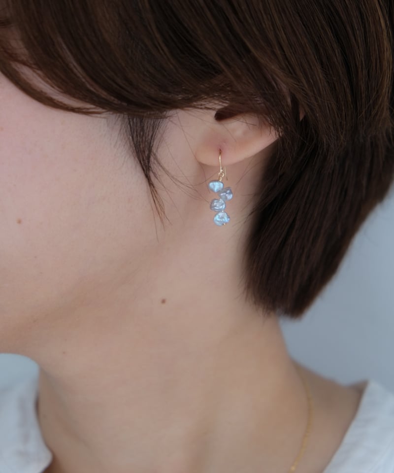 Petal random GY hook pierce | AURA
