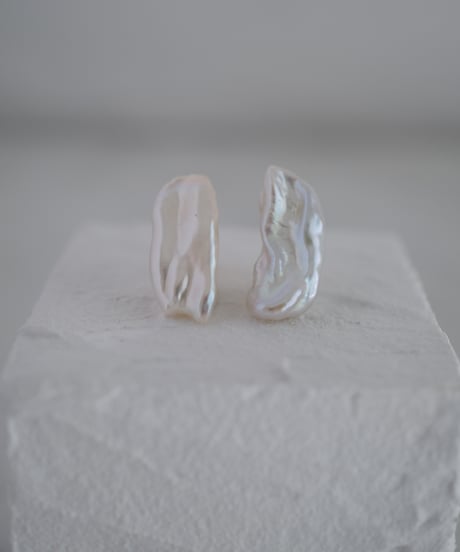 Biwa stud pierce