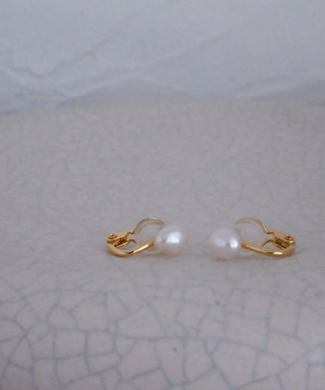 Poppy stud earring