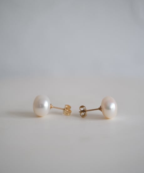 Baroque L stud pierce