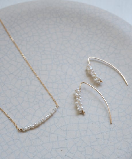 Tiny simple necklace