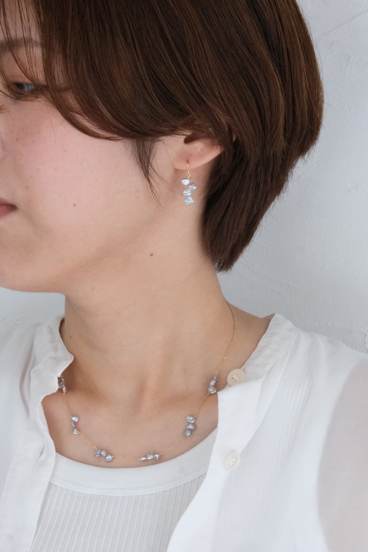 Petal random GY hook pierce | AURA