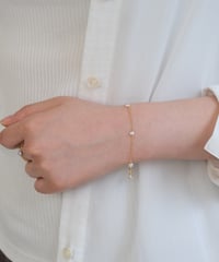 Flow station bracelet