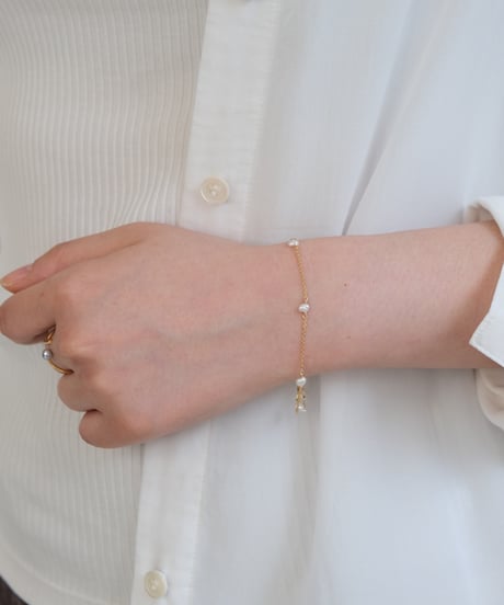 Flow station bracelet