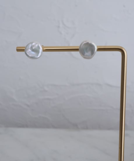 Petal stud pierce