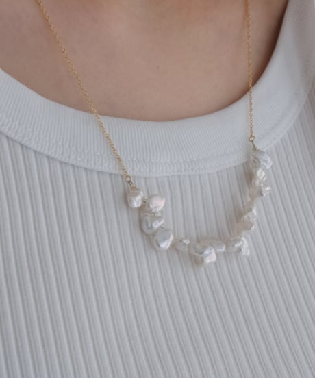 petal random necklace