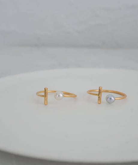 Akoya  wh T ring