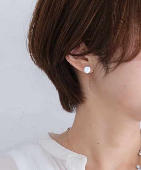 Petal stud pierce